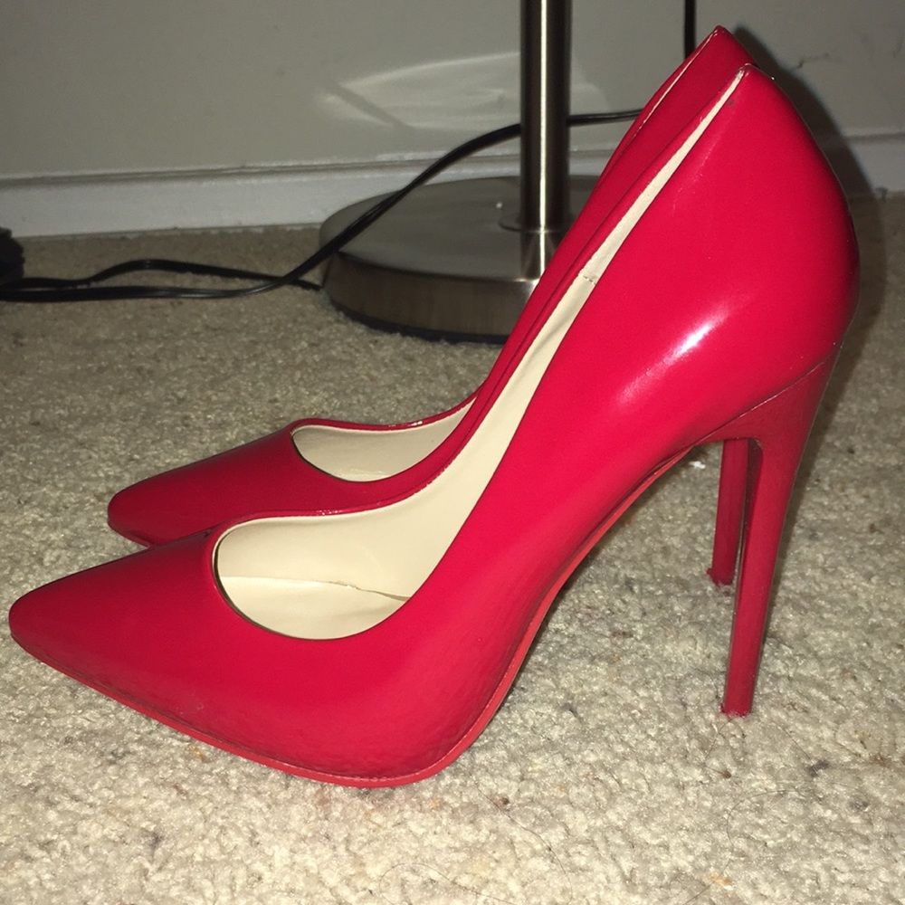 Red pumps
